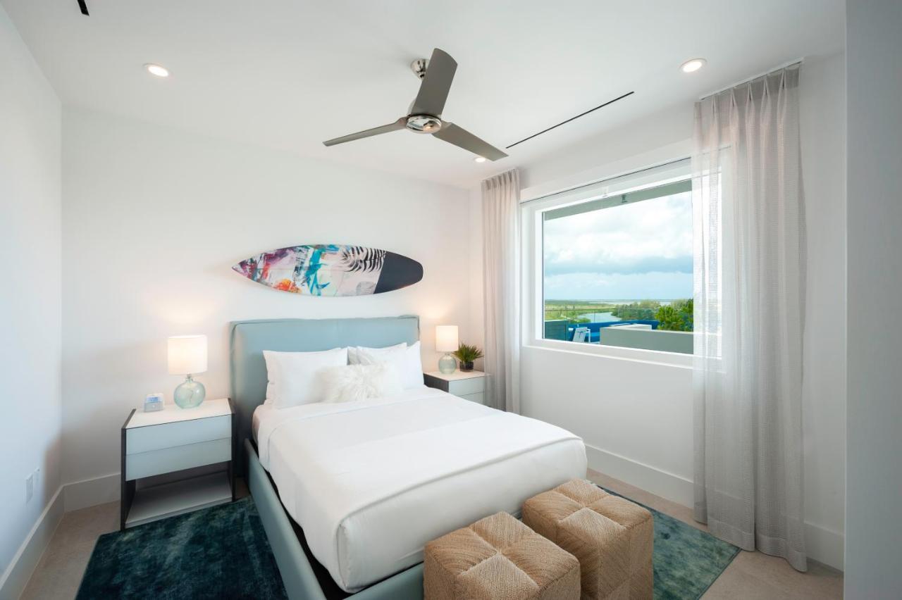 Rum Point Club Residences Driftwood Village Exterior photo